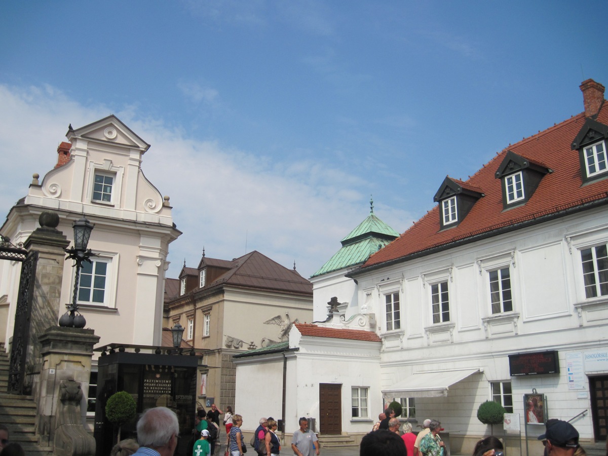 9-Czestochowa-Il cortile della basilica